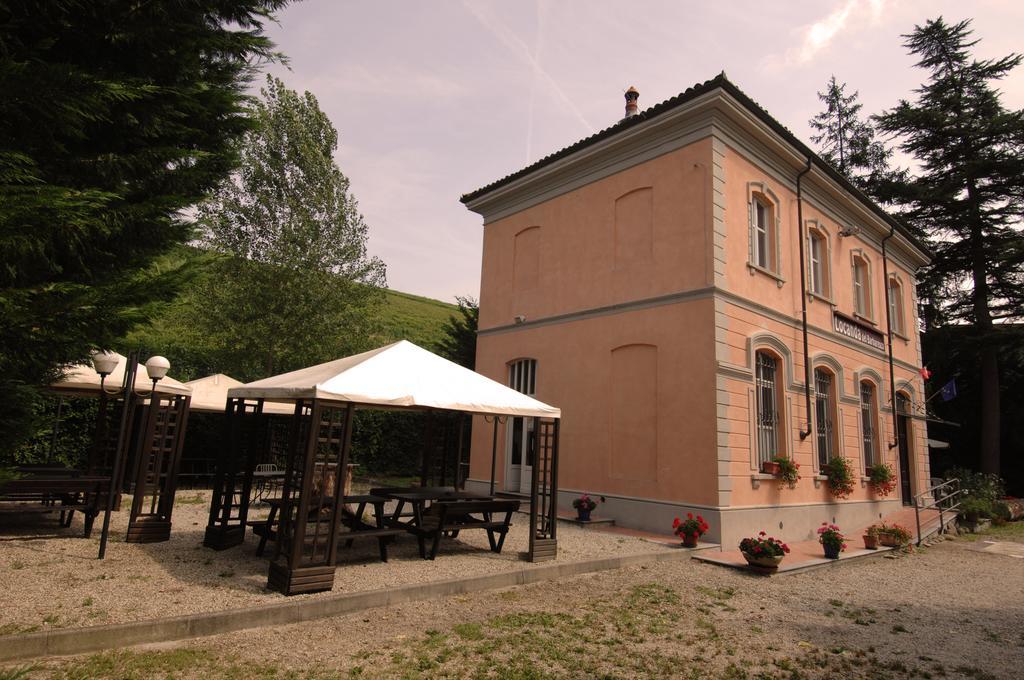 Locanda Del Barbaresco Алба Екстериор снимка